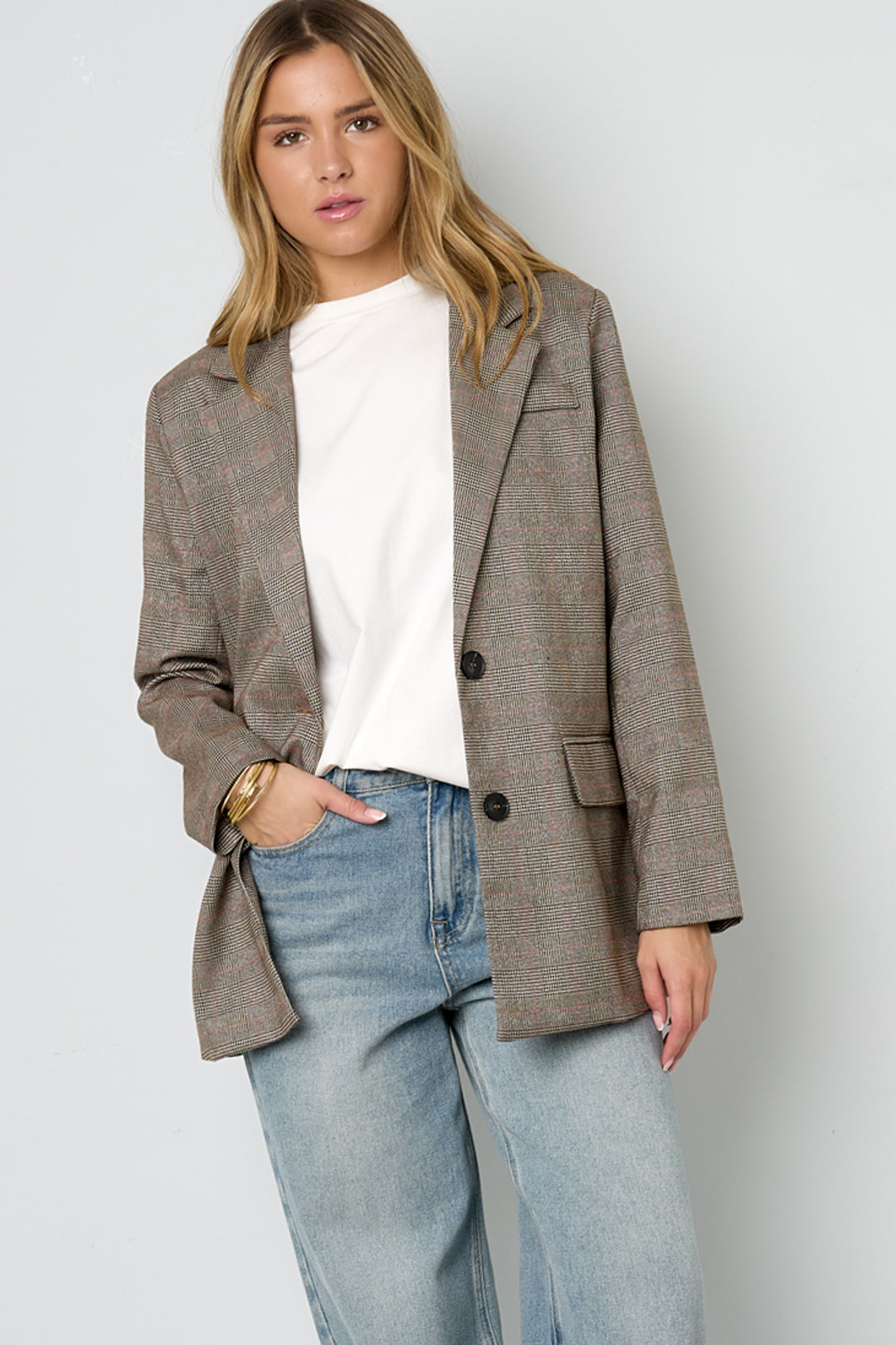 Isla Nomada – Timeless Check Blazer